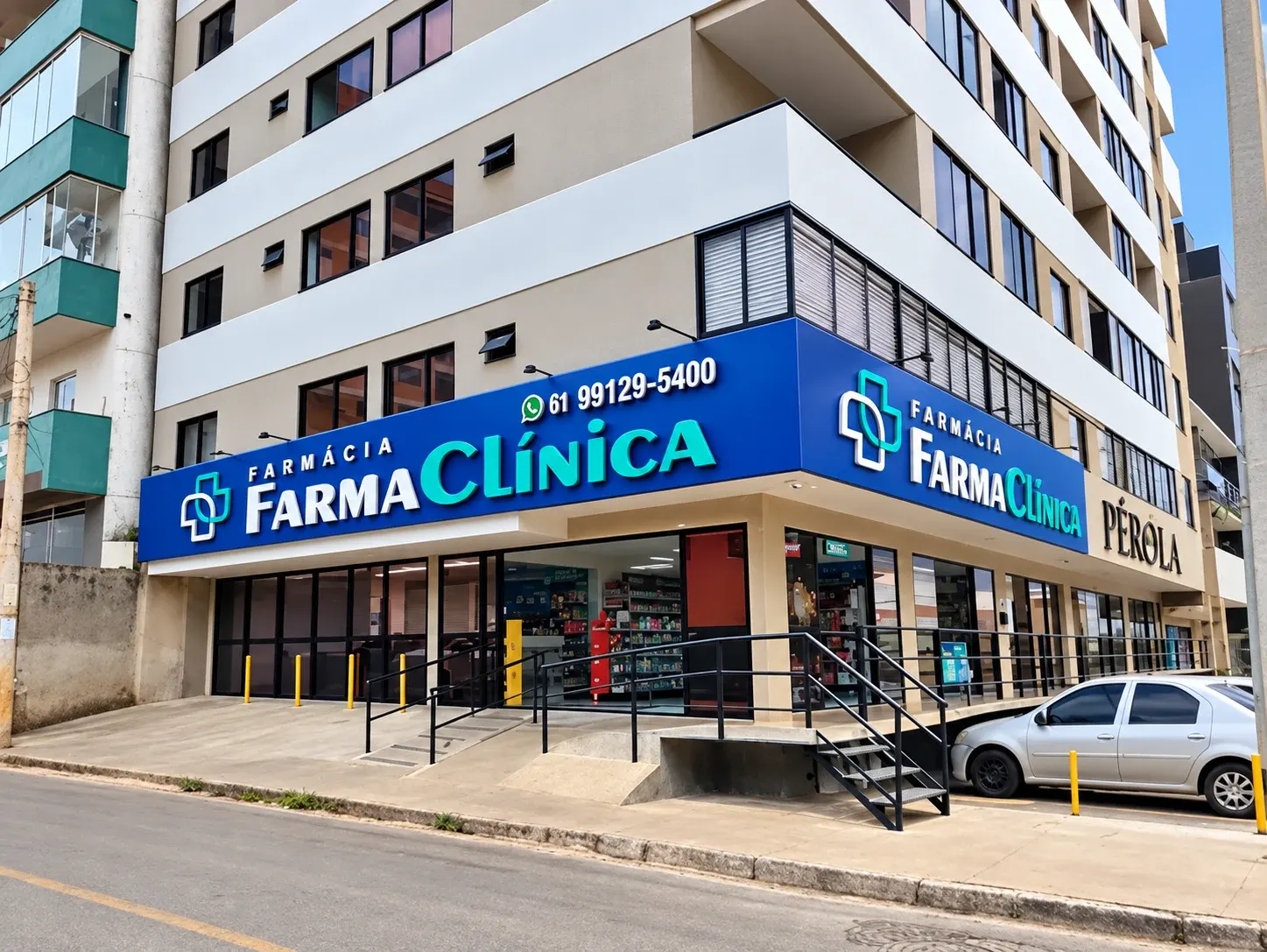 Fachada e atendimento da Farmácia FarmaClínica - Drogaria na Rua 3 em Vicente Pires DF